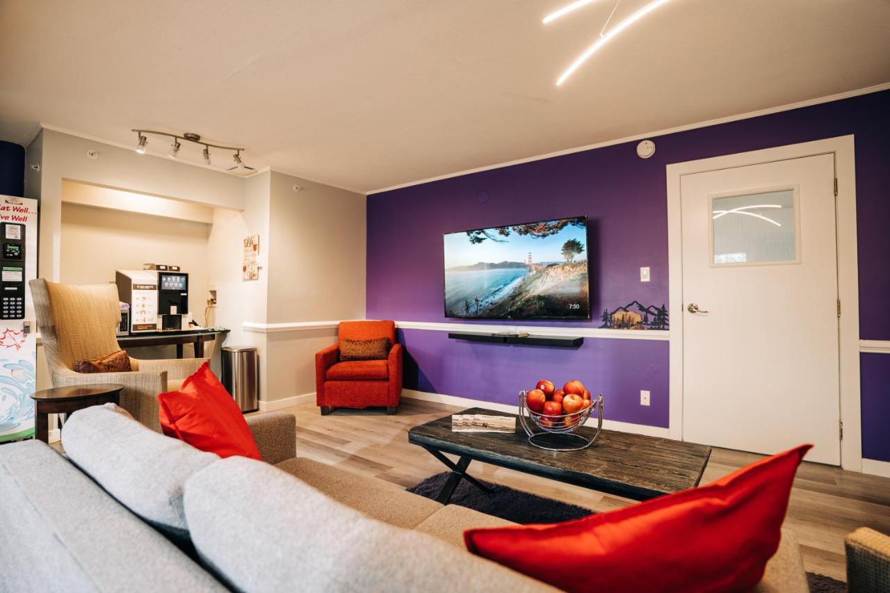 Coast Parksville Hotel Екстериор снимка
