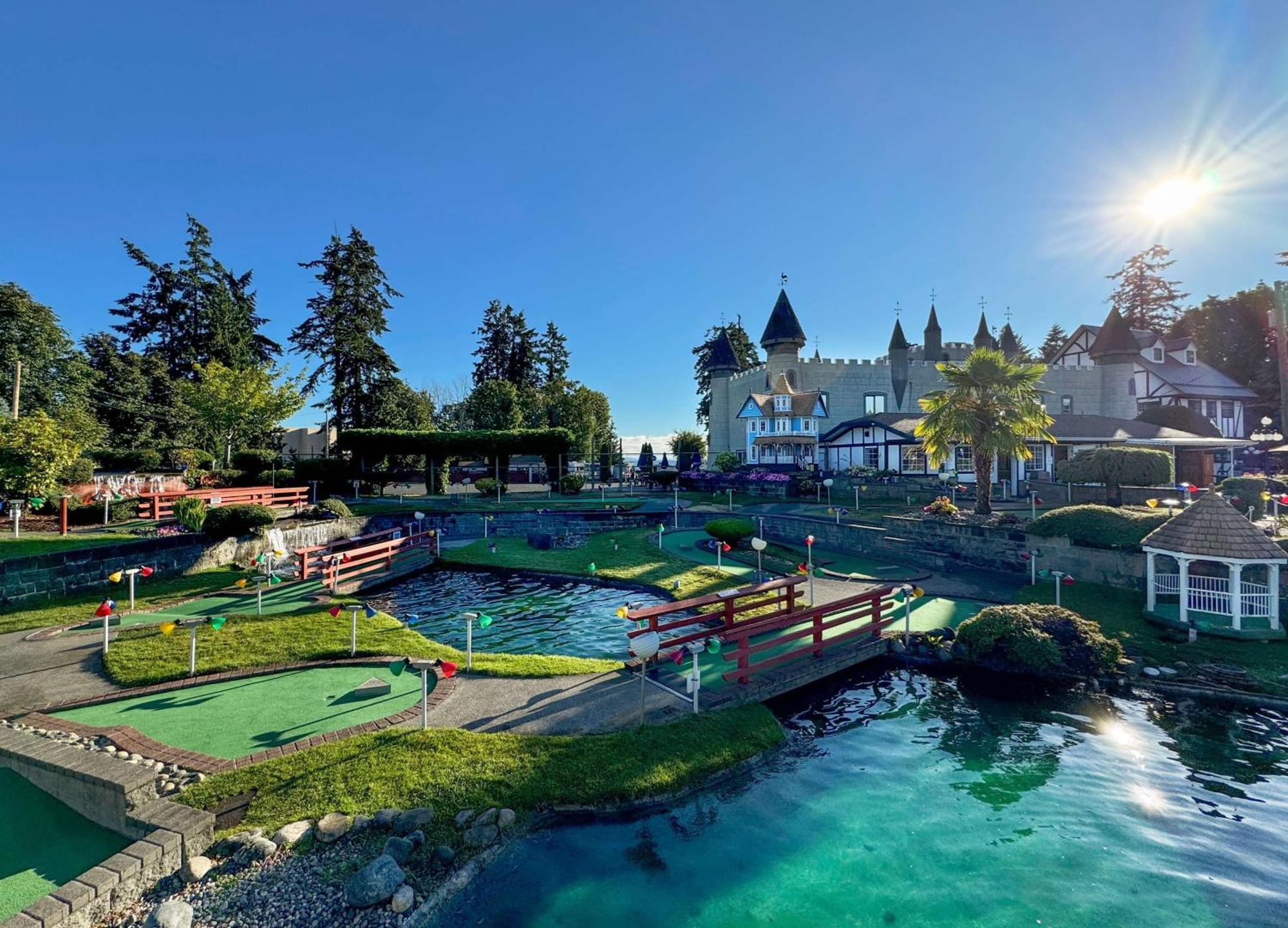 Coast Parksville Hotel Екстериор снимка