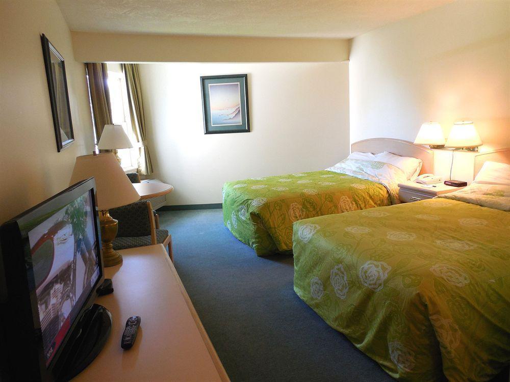 Coast Parksville Hotel Екстериор снимка