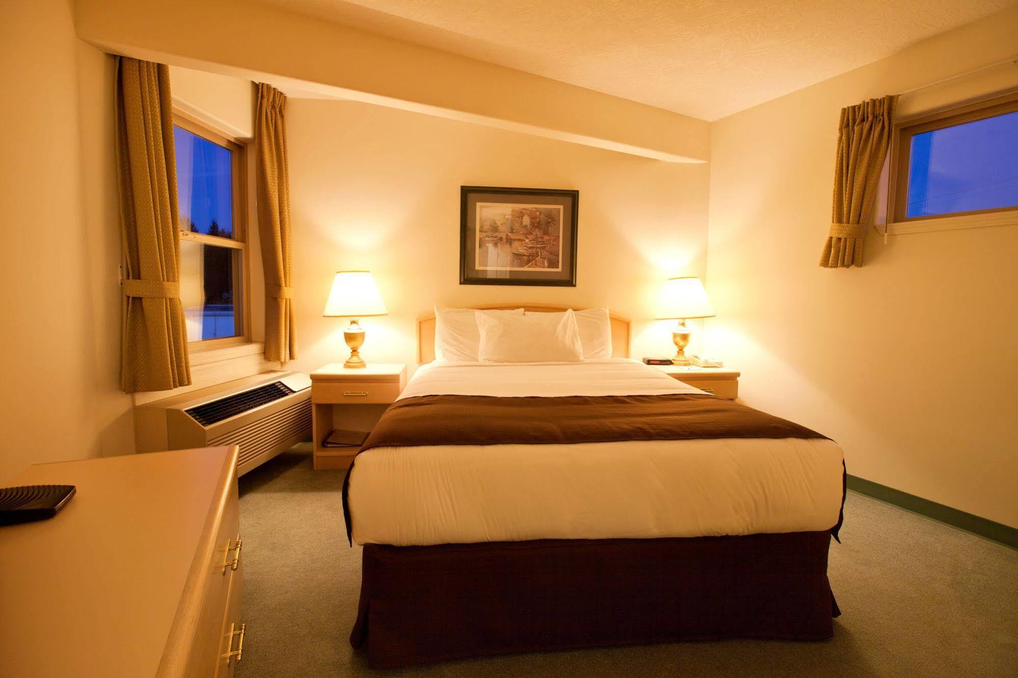 Coast Parksville Hotel Екстериор снимка